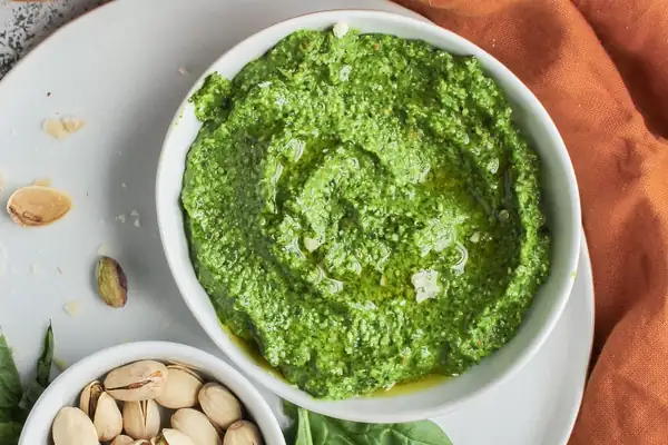 Pesto de espinacas y pistachos