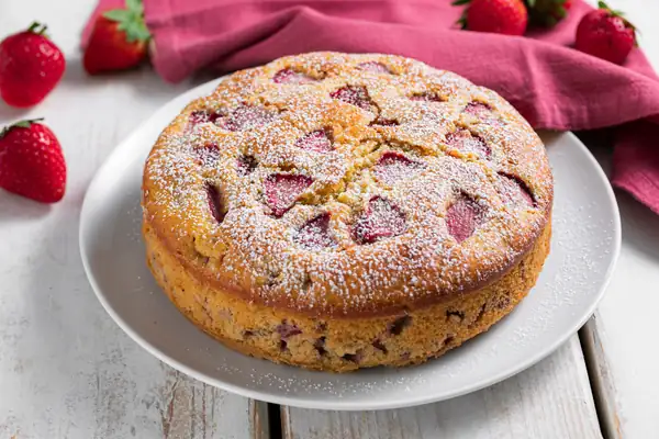 5-Minute Strawberry Cake