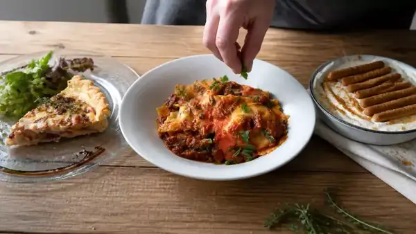 Menú del día, 29 de septiembre: tarta salada de higos, raviolis de carne y tarta de queso japonesa