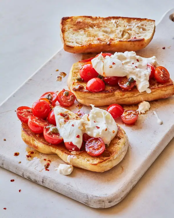 Receta de sándwiches de burrata y tomates cherry marinados