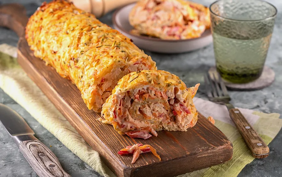 Rollito de verduras con queso relleno de pollo