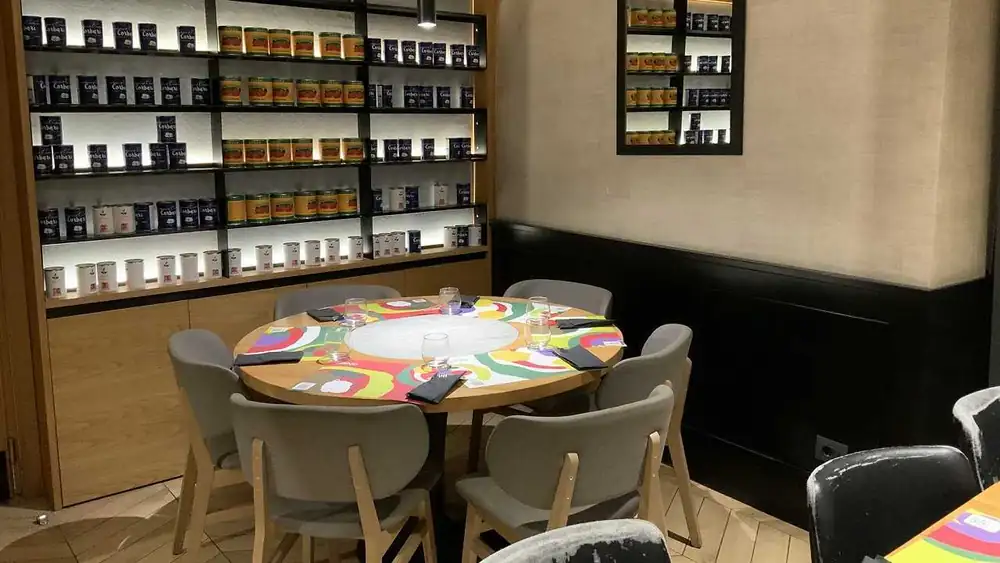 Salvo's Pizzeria on the Riviera di Chiaja in Naples: A Review