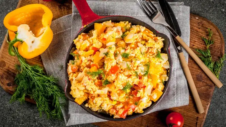 How To Seamlessly Add Veggies To Your Eggs