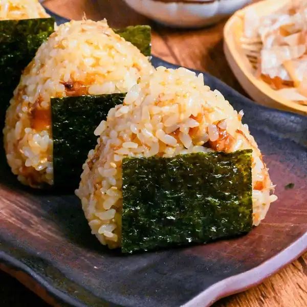 Okaka Onigiri (Seasoned Bonito Flakes Rice Ball)