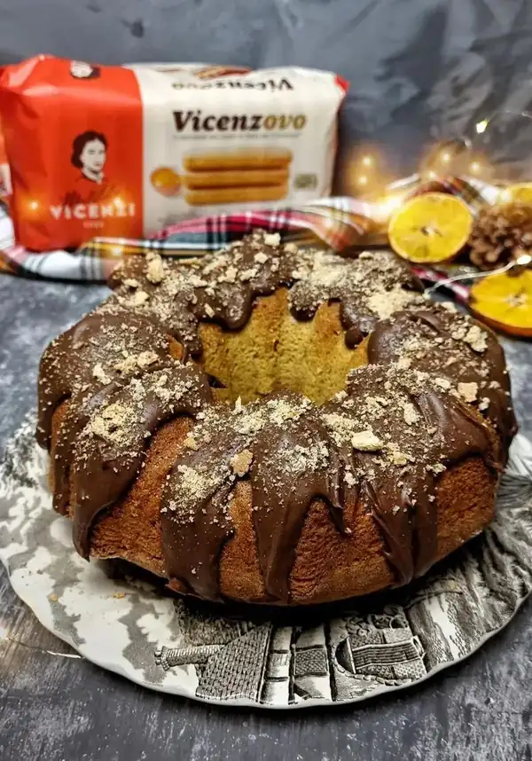 GINGERBREAD BUNDT CAKE