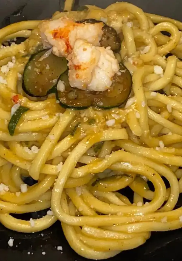 Pasta with shrimp and courgettes