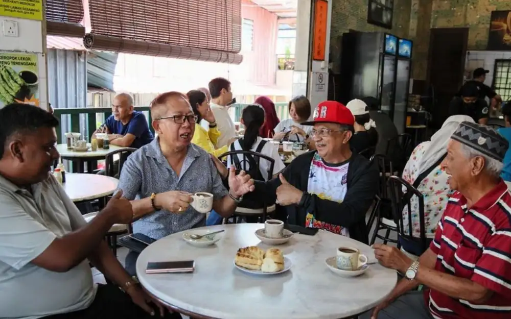 Hai Peng: 86 años de café, comunidad y espíritu Merdeka