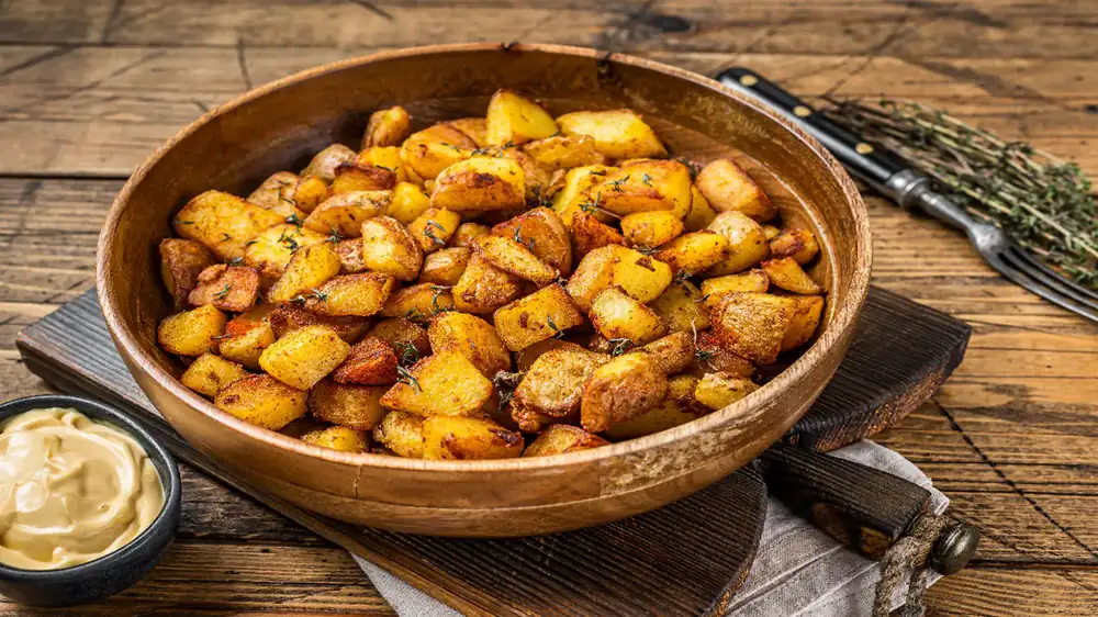 No butter, no oil: sautéed potatoes are much crispier if you sprinkle them with this ingredient before cooking