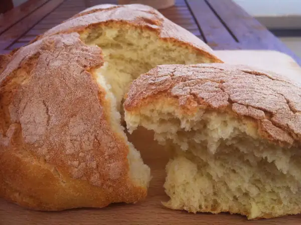 Raisin Bread - The perfect healthy snack (Stafidopsomo)