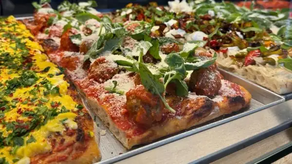 El Pizzarium de Gabriele Bonci finalmente ha reabierto sus puertas: todas las últimas noticias del restaurante romano