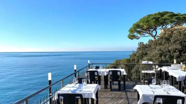 Dining by the sea in Genoa: the best restaurants between Quarto, Pegli, Boccadasse, and Bogliasco