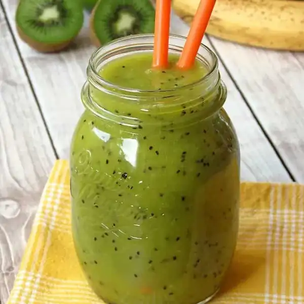 Cómo preparar un batido de kiwi y papaya (Receta)