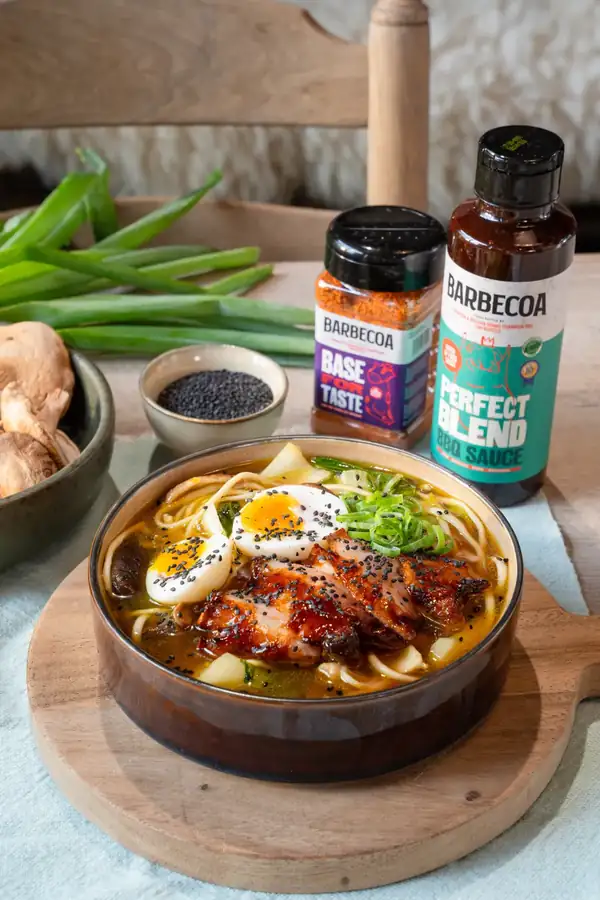 Ramen barbacoa con panceta de cerdo crujiente