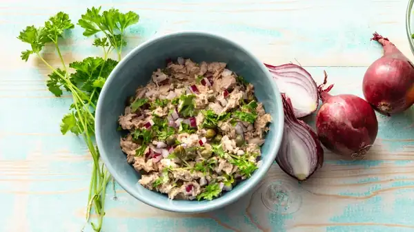 Pickle Brine Is A Light, Flavorful Substitute For Mayo In Tuna Salad