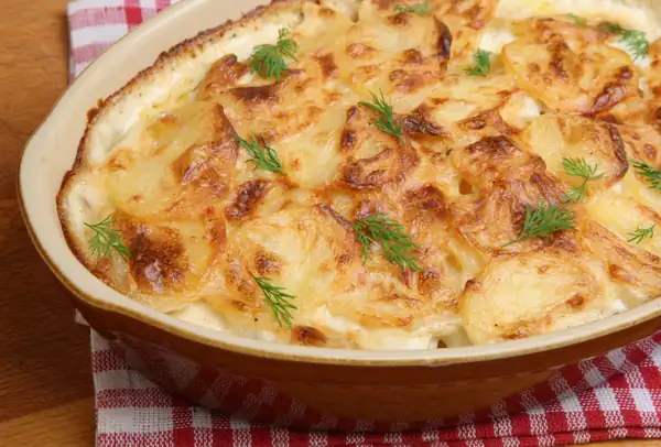 No hace falta queso: así es como se consigue una hermosa costra dorada en el gratin dauphinois