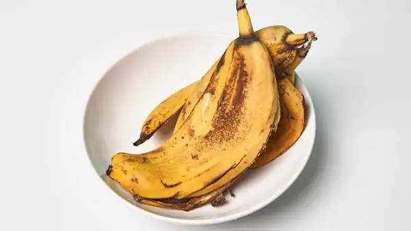 Cómo usar cáscaras de plátano en las plantas sin cometer errores