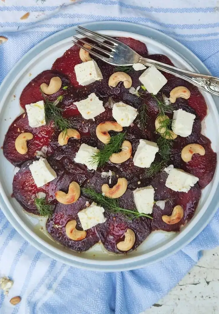 Beetroot, feta and toasted cashew salad