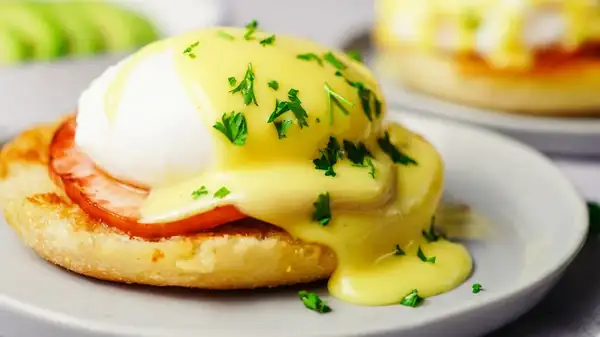Believe It Or Not, You Can Make Hollandaise Sauce In 1 Minute