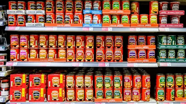Transforma una sopa enlatada básica con un ingrediente comprado en la tienda que le añade un toque crujiente