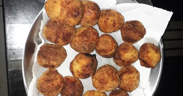 Recipe for chicken and cheese balls, submitted by Giselle Cirino