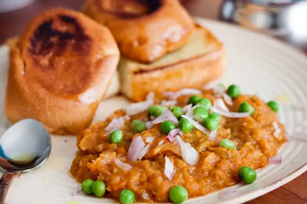 Quick and Healthy Pav Bhaji - Roz Ka Khana With Figaro Olive Oil Recipe