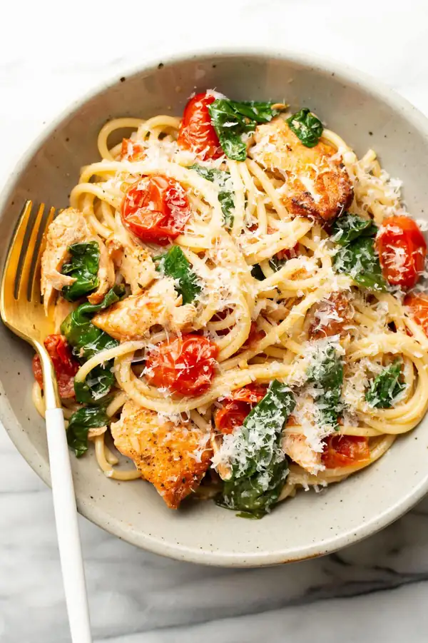 Tomato Spinach Salmon Pasta