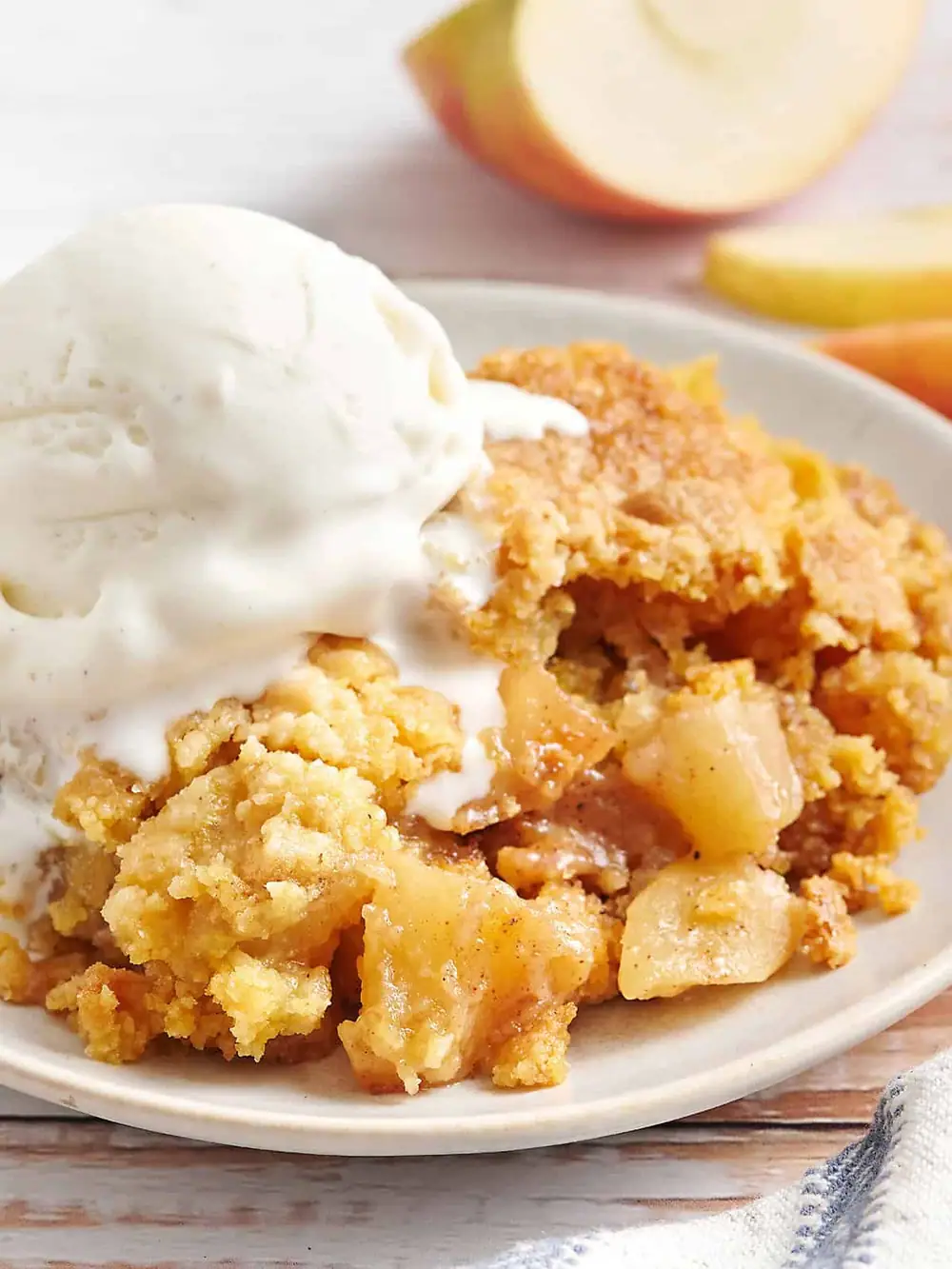 Sabor a tarta de manzana, sin esfuerzo. ¡Necesitas este pastel fácil!