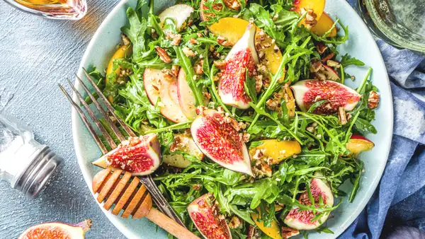 Why It's Best To Pick A 'Theme' For Your Salads