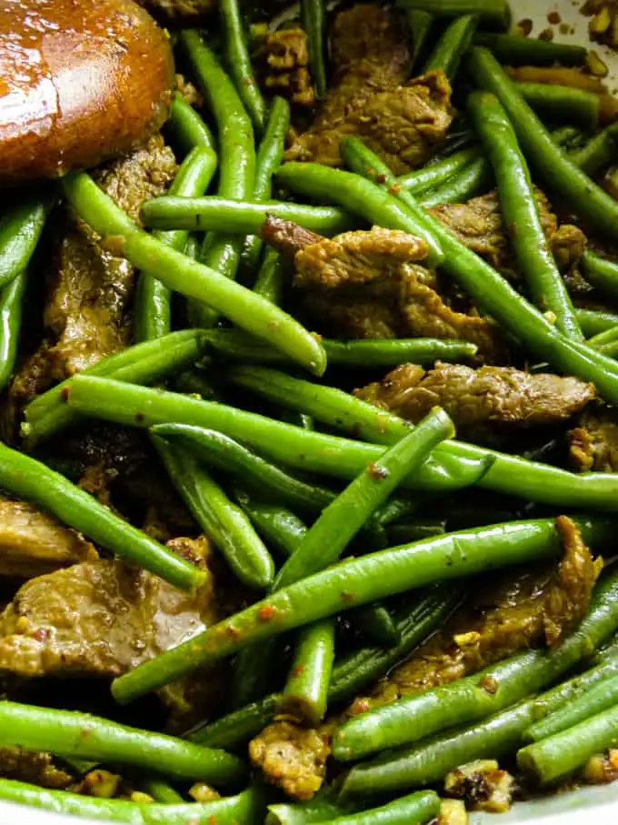 Beef and green beans stir-fry