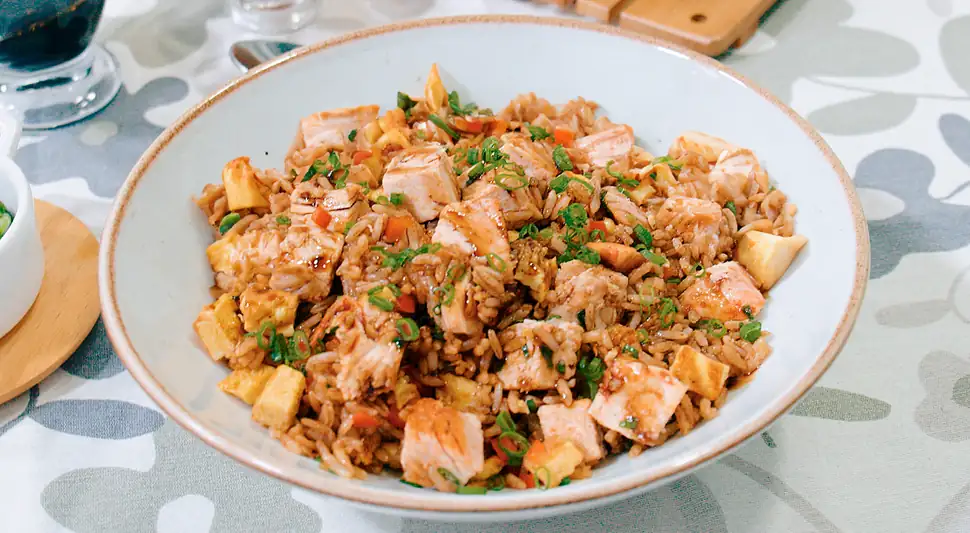 Turkey fried rice with oriental sauce: step-by-step recipe (VIDEO)