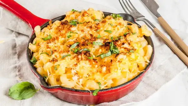 Top Your Mac And Cheese With One Fried Ingredient For A Flavorful Crunch
