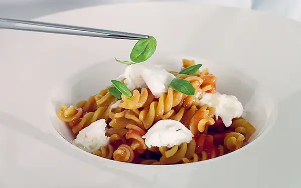 Fusilli with Tomato, Mozzarella, Garlic and Basil