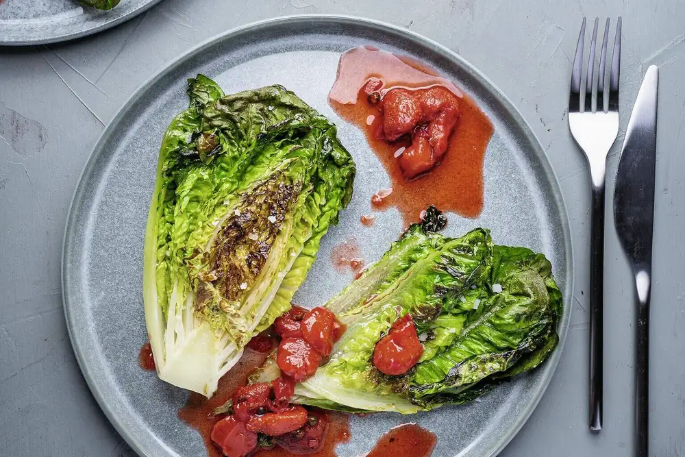 Fried lettuce hearts on peppery strawberry chutney