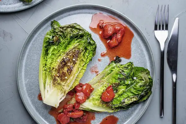 Fried lettuce hearts on peppery strawberry chutney