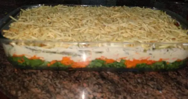 Easy Layered Salad Recipe, submitted by rossana