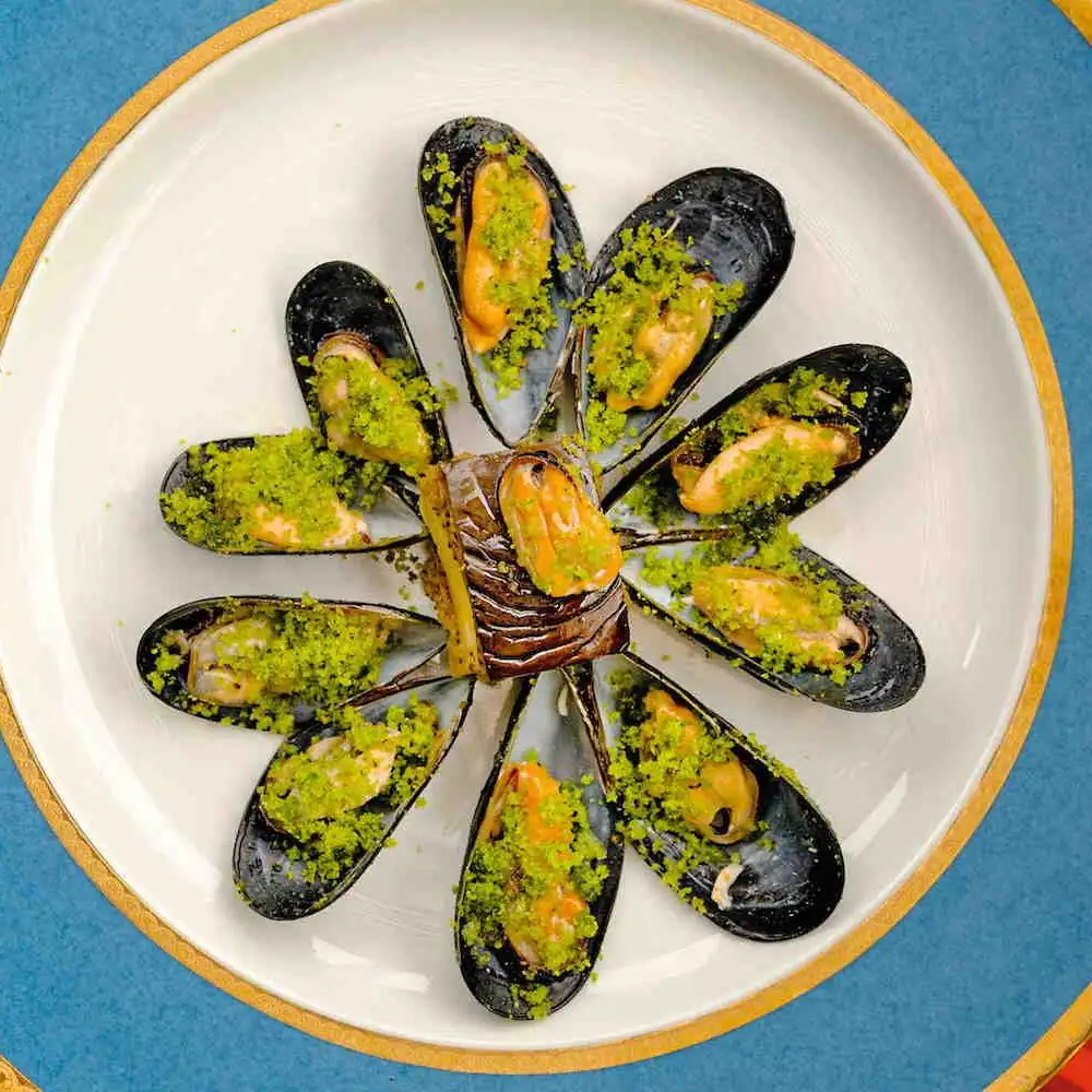 Baked mussels and aubergines