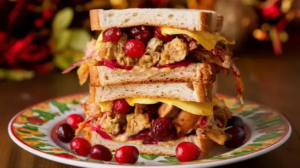 The Luxurious Bread Martha Stewart Uses For Thanksgiving Leftover Sandwiches
