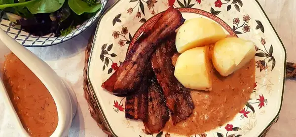Swedish Pan-fried Pork Belly with Onion Sauce/ Fläsk med löksås