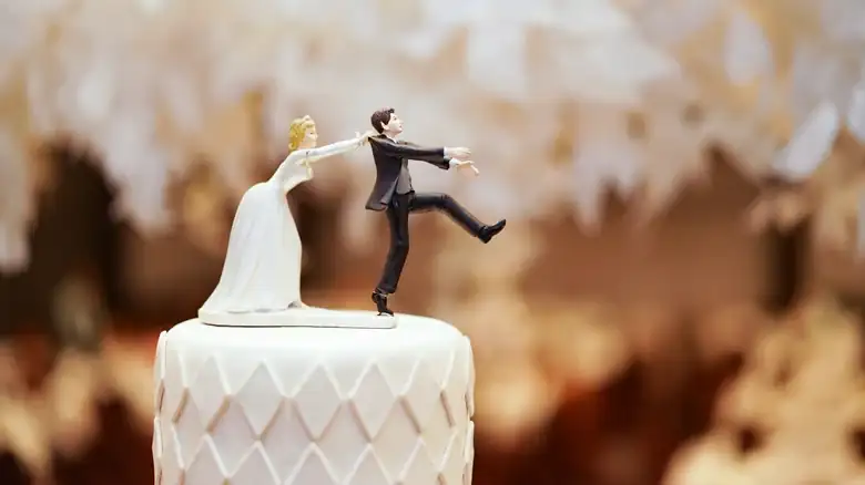 What Is A Wedding Groom's Cake, And Is It Worth It?