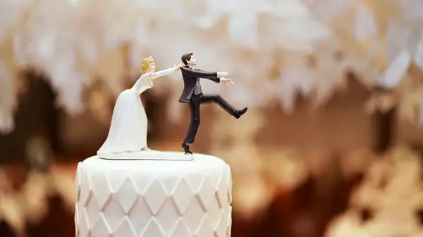 What Is A Wedding Groom's Cake, And Is It Worth It?