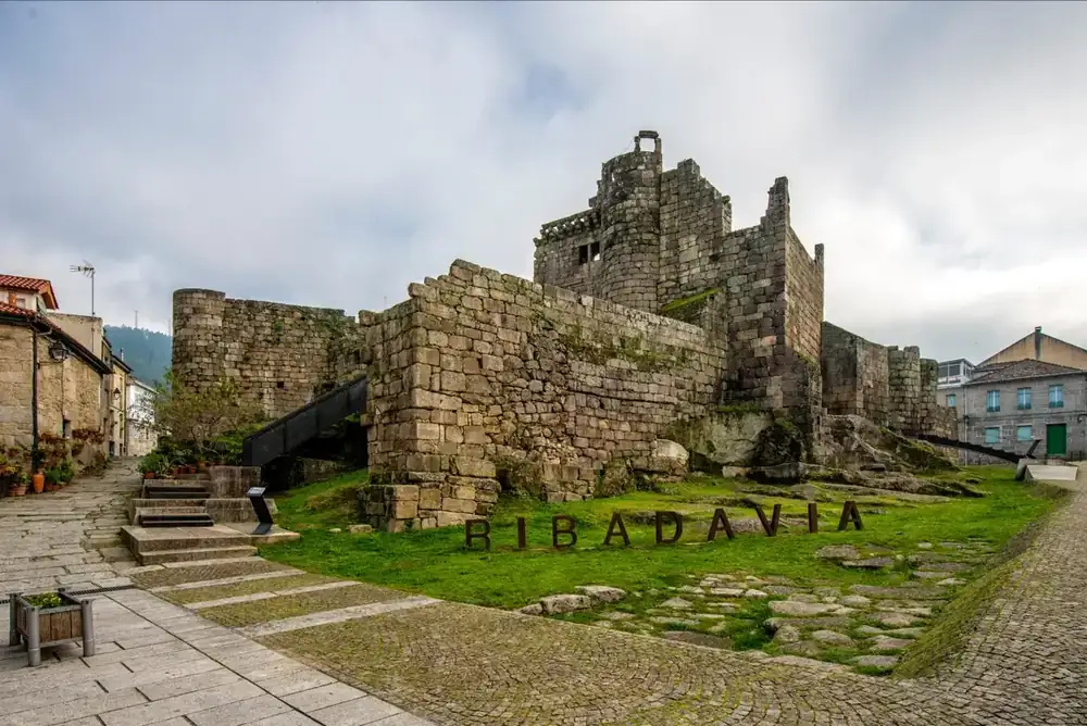 Este pueblo gallego fue en su día hogar de judíos sefardíes y hoy es el epicentro del mejor vino de Galicia