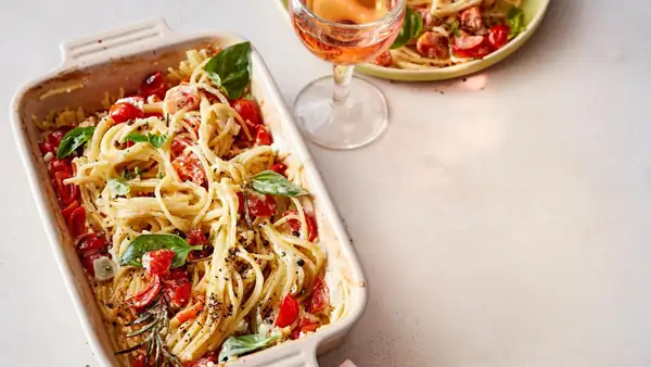 In 10 minutes in the oven: wonderfully creamy feta spaghetti