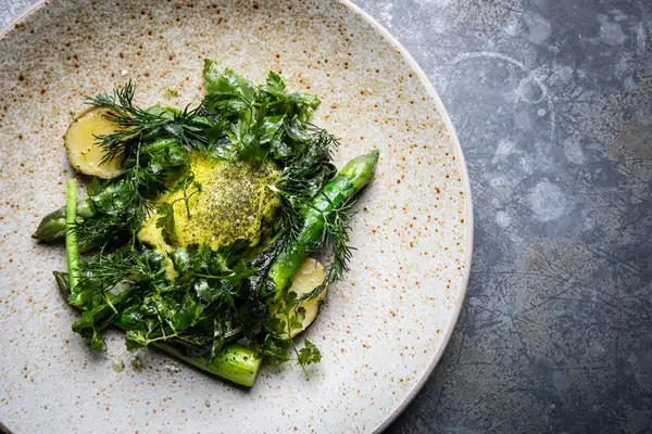 Asparagus, Poached Egg and Seaweed Hollandaise Recipe