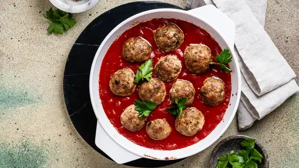 The Totally Unexpected Ingredient That Makes Knockout Meatless Meatballs