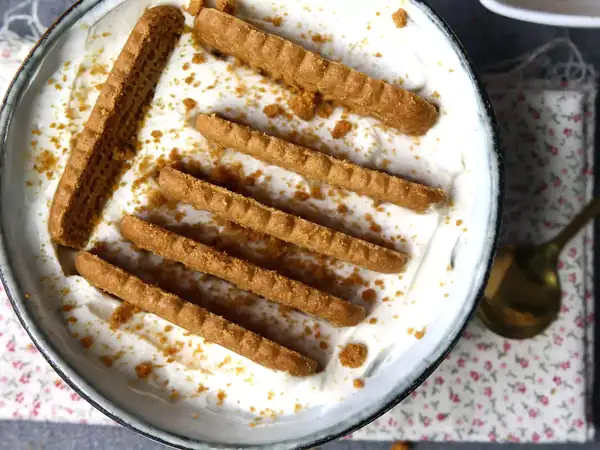 The famous “Japanese cheesecake” made with yogurt and cookies. No-bake and with a cheesecake texture