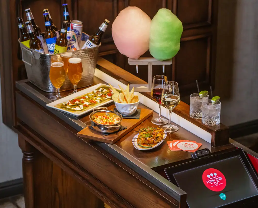 Este mes abre sus puertas en el Strip de Las Vegas un bar de dardos de alta tecnología con servicio de botellas y un bar con carrusel