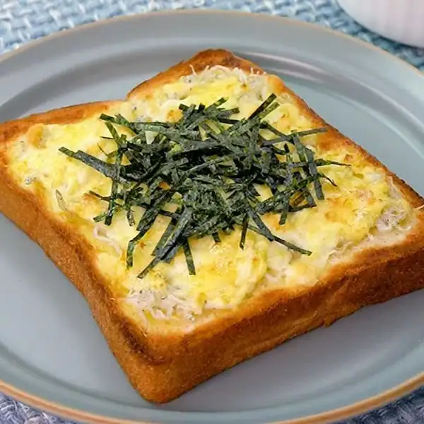 Rich and delicious! Shirasu (whitebait) toast recipe video and instructions