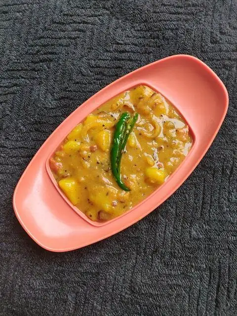 A Simple Meal: Dosti Roti and Curry Aloo