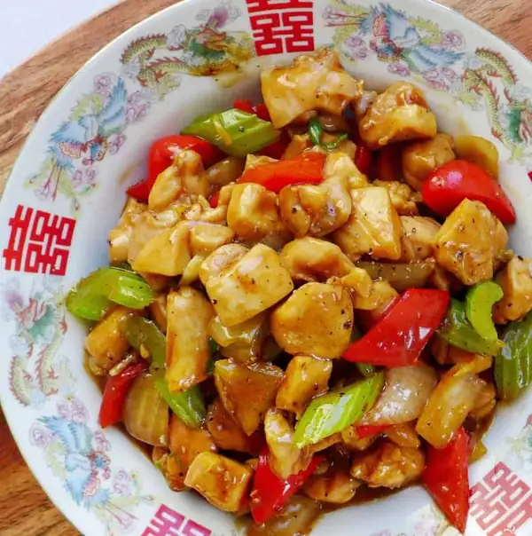 Black Pepper Chicken (黑椒鸡丁)