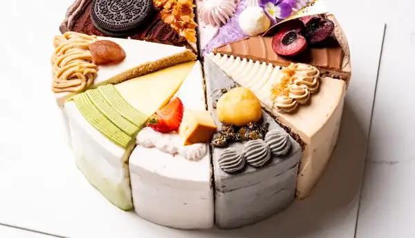 People are calling this 10-slice cake box the ultimate solution for indecisive dessert lovers